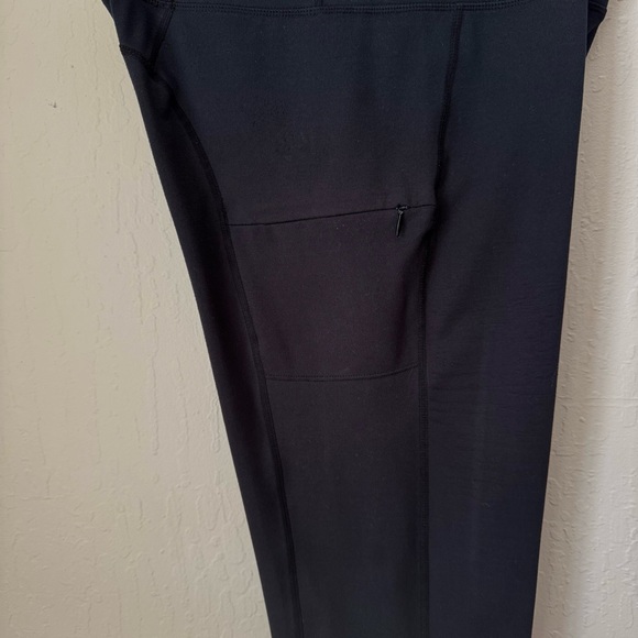 TITLE NINE “Not So Tight” Black Stretch Capri Pants Size XS Yoga Workout Running - Picture 7 of 14